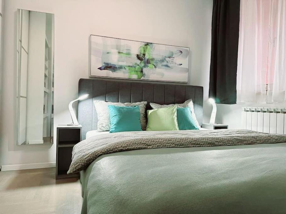 Appartamento Urban Oasis: Stylish Retreat Zagabria Esterno foto