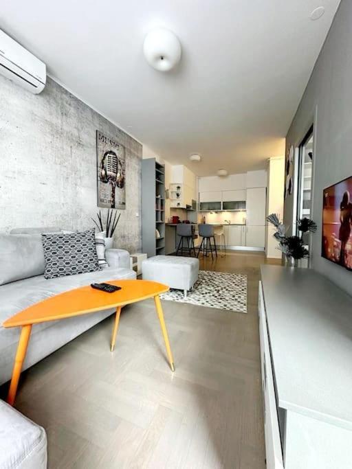 Appartamento Urban Oasis: Stylish Retreat Zagabria Esterno foto