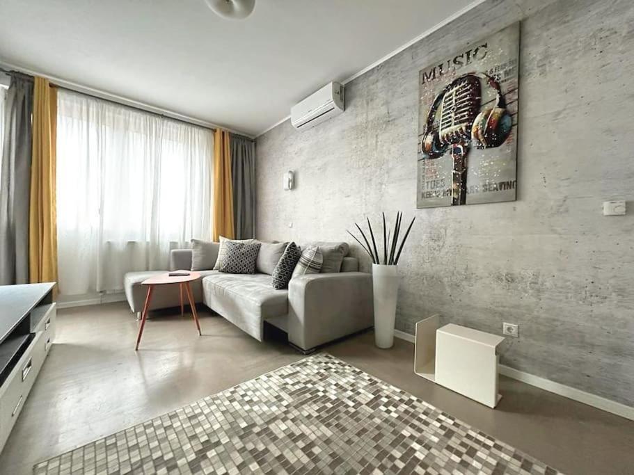 Appartamento Urban Oasis: Stylish Retreat Zagabria Esterno foto